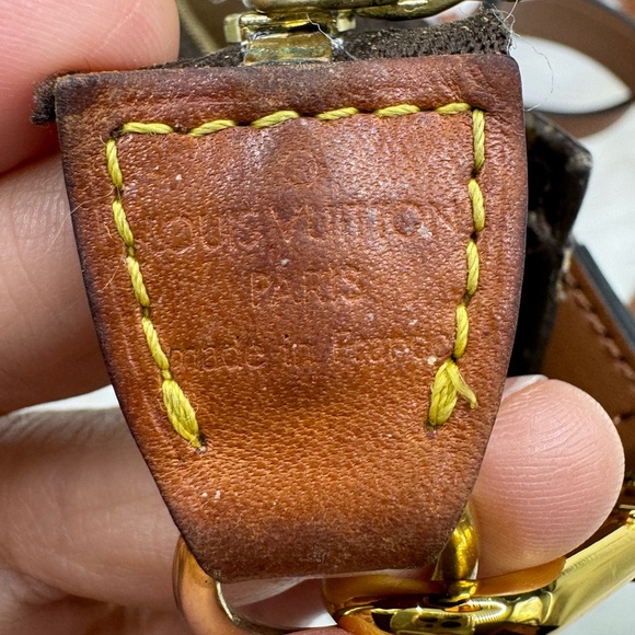 Louis Vuitton Bucket PM Pouch Crossbody - Picture 14 of 15